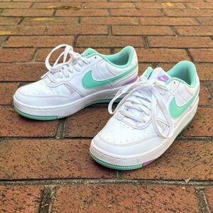 Nike White and Light Green Sneakers